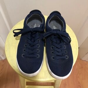 Allbirds Womens size 7 lace up navy sneakers textured cloth